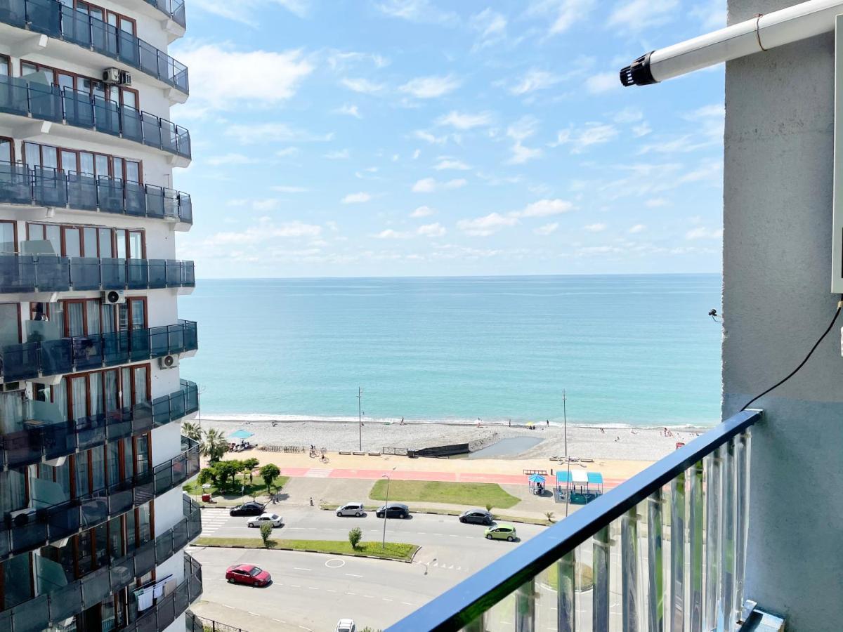 Beautiful Horizon First Line Apartment Батуми Екстериор снимка